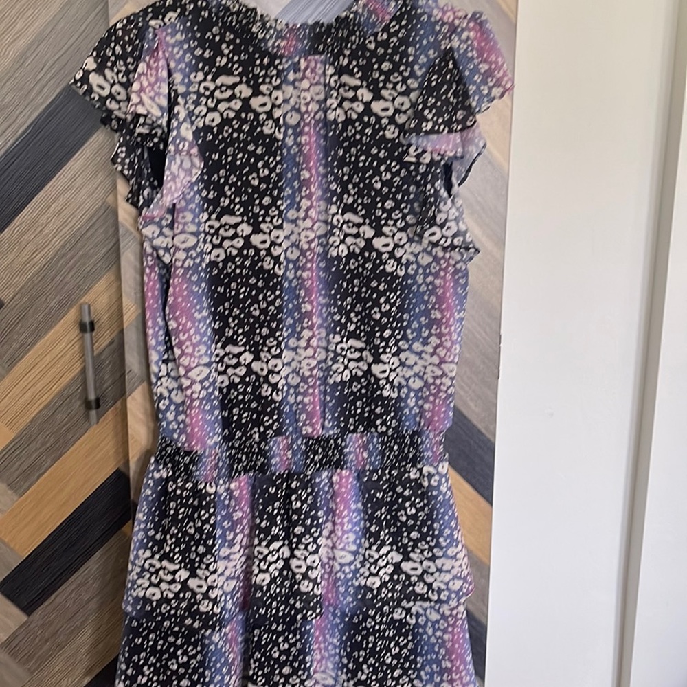 Smocked dress with chic leopard print